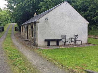 Braidwood Castle Orchard Cottage At Braidwood Castle Ref
