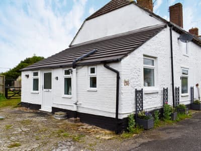 Wayside Ref Uk10212 In Winfrith Newburgh Near Wareham Dorset