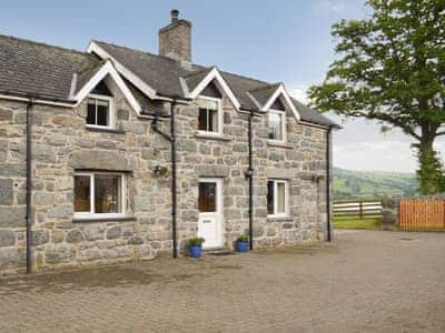 Bwthyn Glanllyn Snowdonia Accommodation Holiday Cottages