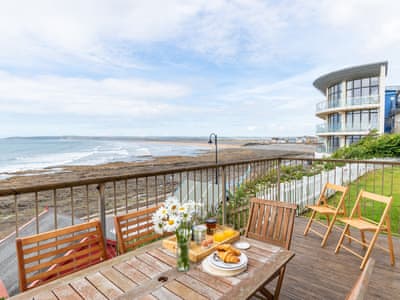 Sea Front House 8 Ref Bcsfh8 In Westward Ho North Devon