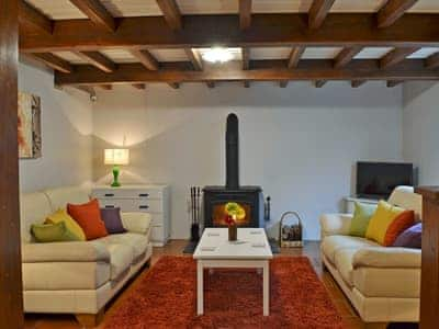 Courtyard Cottage At Dam Hall Barn Cottages In Buxton Bakewell