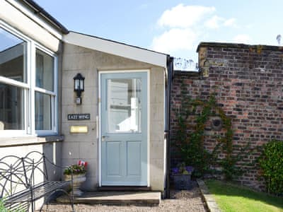 East Wing Cottage Cottages In Scarborough Filey Yorkshire