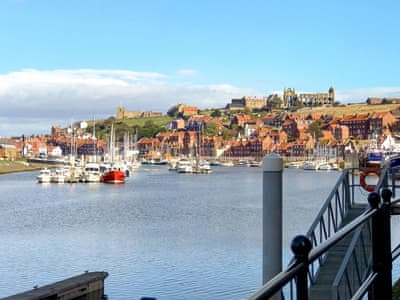 Harbourside House Cottages In Whitby Yorkshire Cottages
