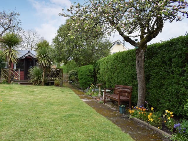 Apple Tree Cottage Ref Ukc168 In Charmouth Dorset Cottages Com
