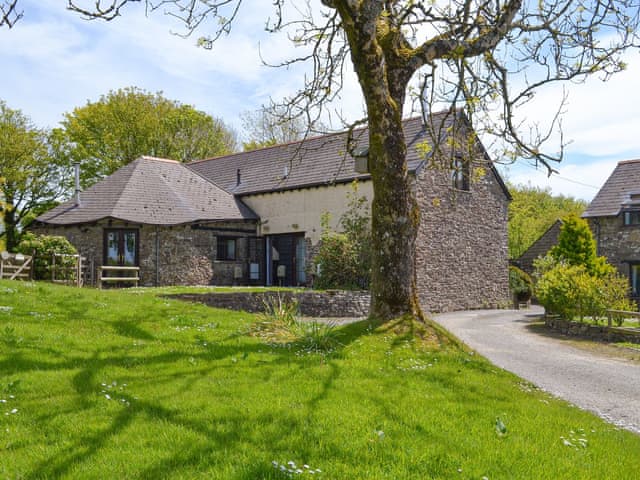 Willow Cottage Ref Uk11607 In Woolfardisworthy Near Bideford