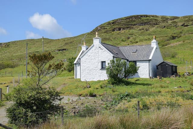 Stag Cottage Ref Uk11469 In Dunvegan Near Portree Isle Of Skye
