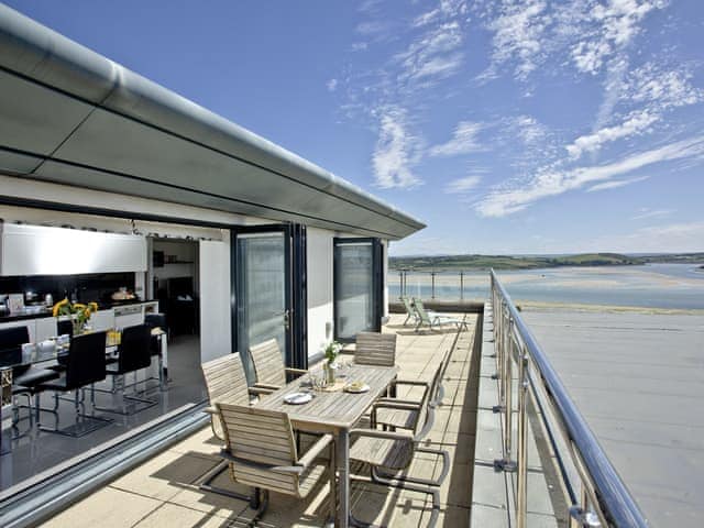 The Penthouse At Padstow Ref Bcpentpad In Padstow Cornwall