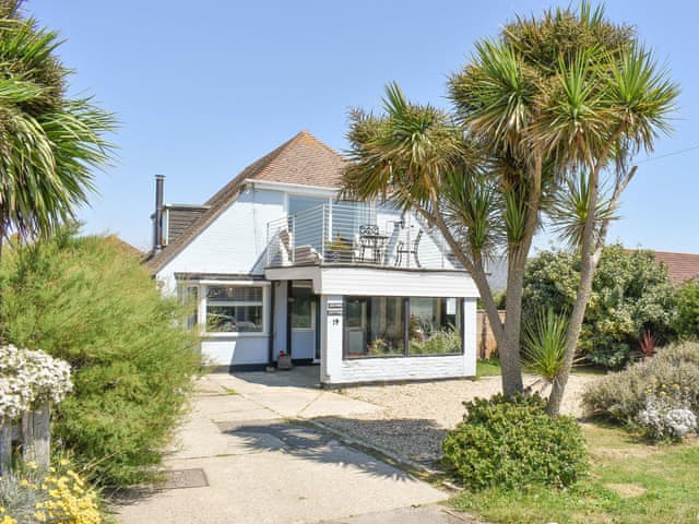 Dolphin Cottage Ref Uk12343 In East Wittering Sussex Cottages Com