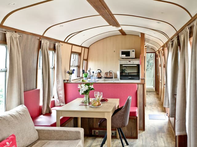 Brunel Boutique Railway Carriage No 3 Ref Bcbbrc3 In Dawlish