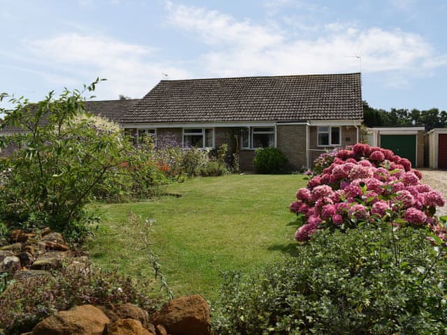 Eden Ref Uk10769 In Heacham Near Hunstanton Norfolk Cottages Com