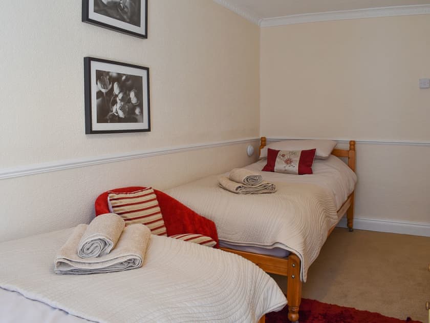 Twin bedroom | Annie’s Place, Whitby