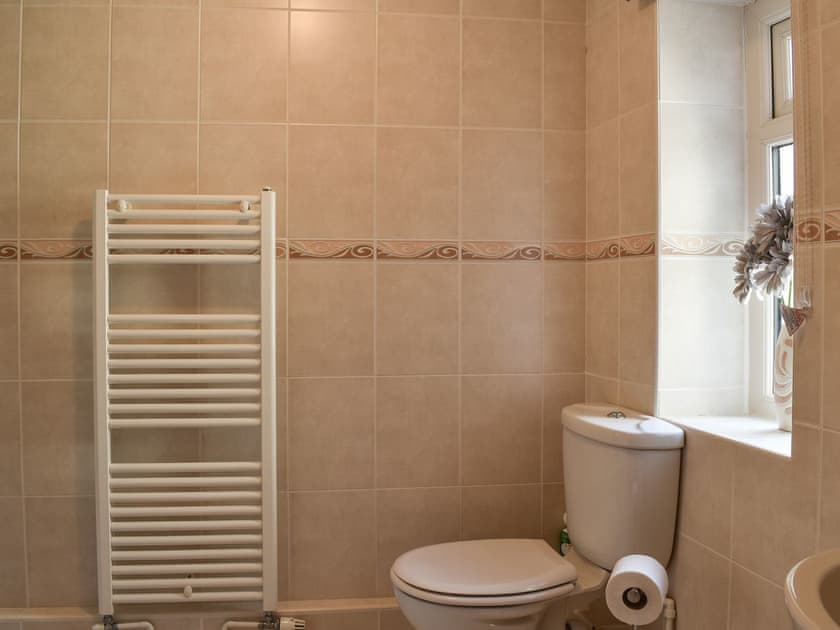 Bathroom | Annie’s Place, Whitby