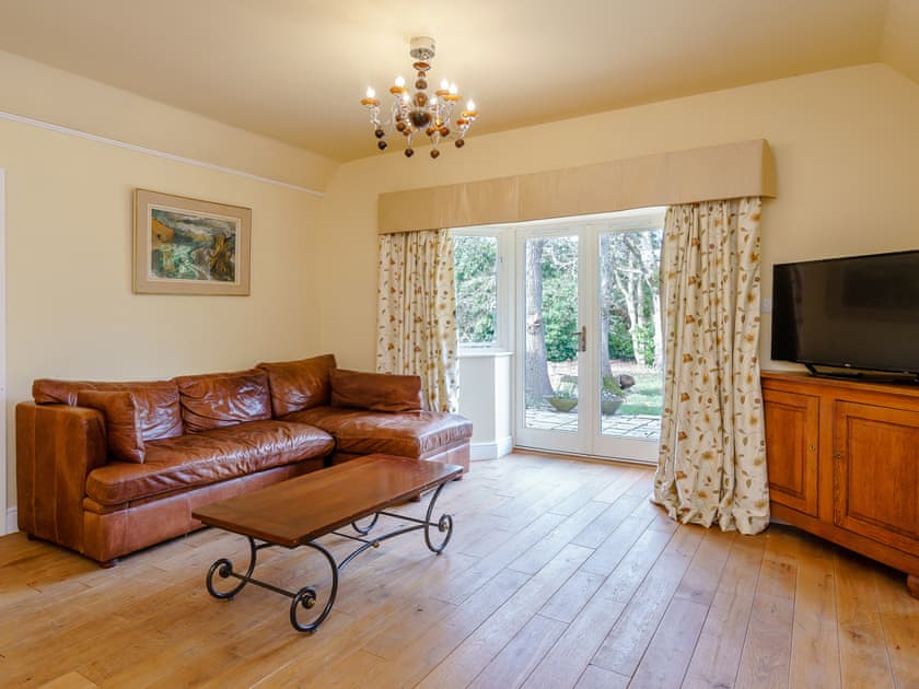 Living area | Kingsley Apartment, Eversley Centre