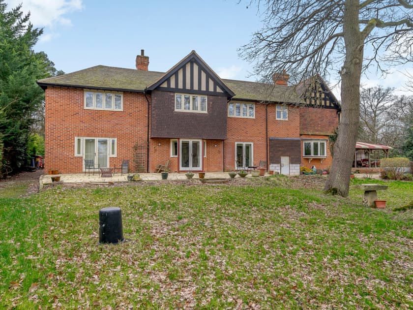 Exterior | Kingsley Apartment, Eversley Centre