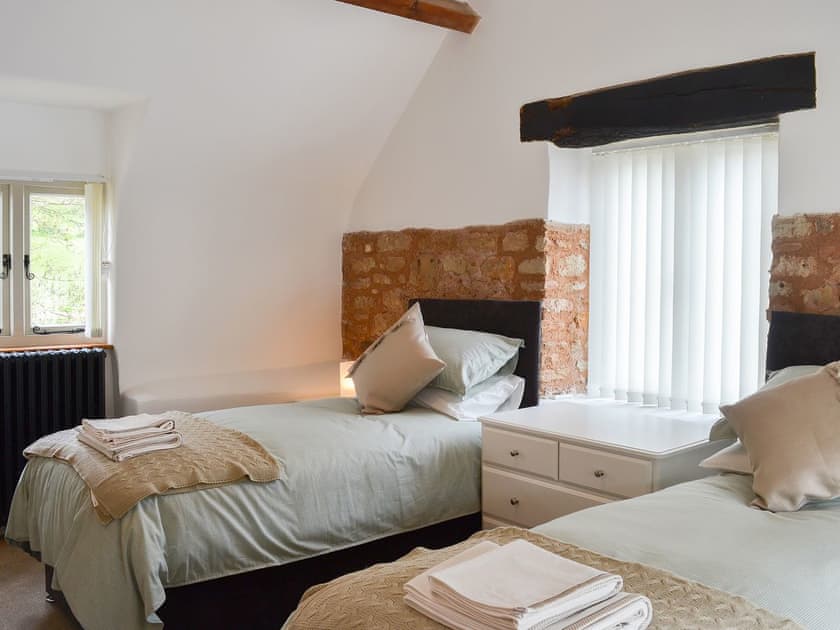 Charming twin bedroom | Fair Maid - Glimsters Farm Holiday let, Kentisbeare, Cullompton
