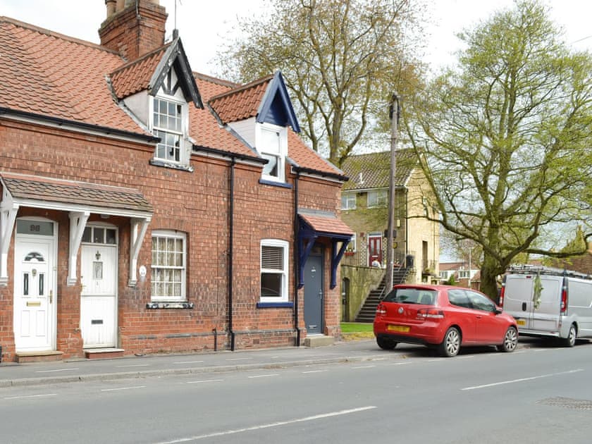 Characterful end of terrace holiday home | Dragonfly Cottage, Beverley 