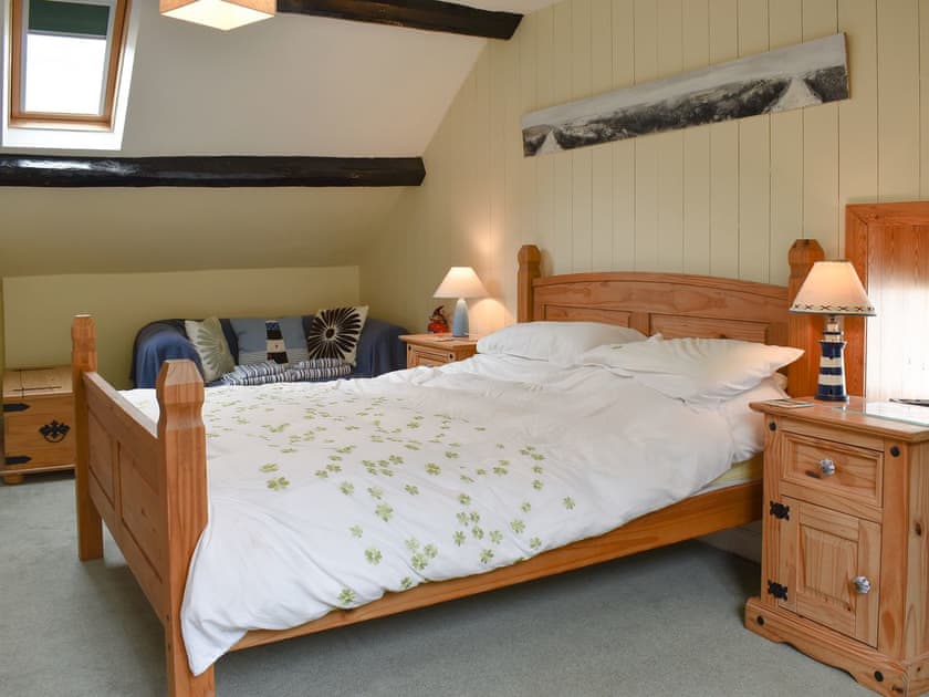 Light and airy double bedroom | Felicity House, Staithes, near Whitby