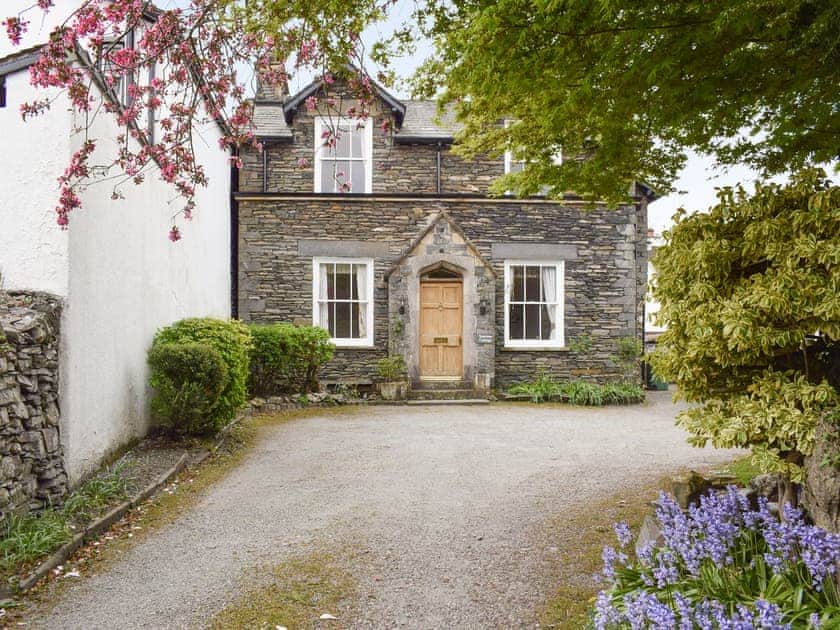 Attractive stone built holiday home | Yew Tree Cottage - Yew Tree Cottage & Stable Cottage, Windermere
