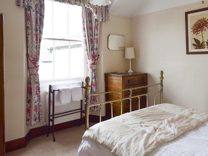 Light and airy double bedroom | Yew Tree Cottage - Yew Tree Cottage & Stable Cottage, Windermere