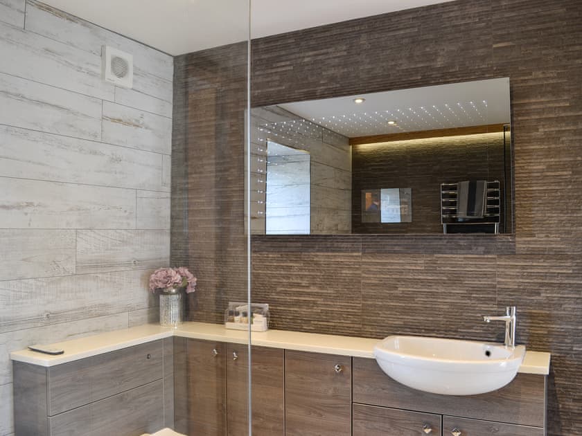 Bathroom with separate shower | Hillend Stables - Hillend, Dalry, near Skelmorlie
