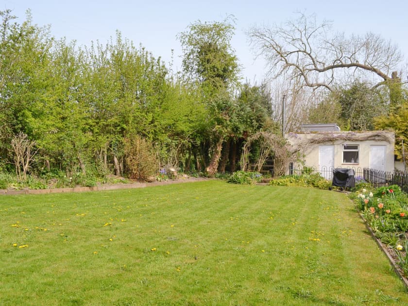 Lawned garden | 1 Keldholme Cottage - Keldholme Holidays, Keldholme, near Kirkbymoorside
