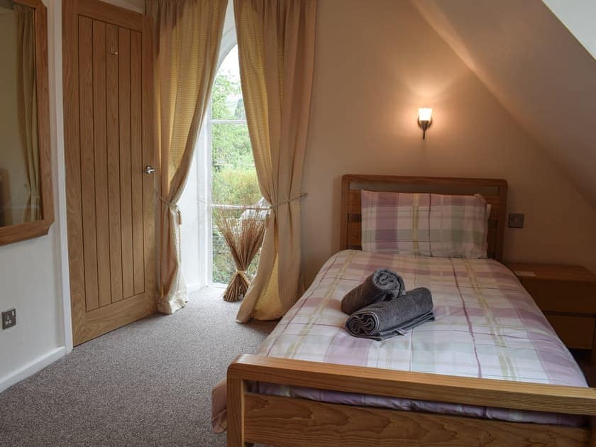 Twin bedroom | The Chapel, Staveley