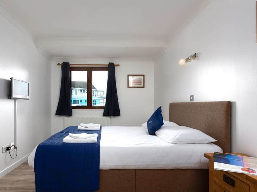 Comfortable second en-suite double bedroom | Coot - Daisy Broad Lodges, Wroxham