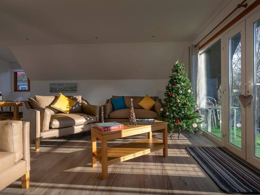 Seasonal décor within living area | Mallard - Daisy Broad Lodges, Wroxham