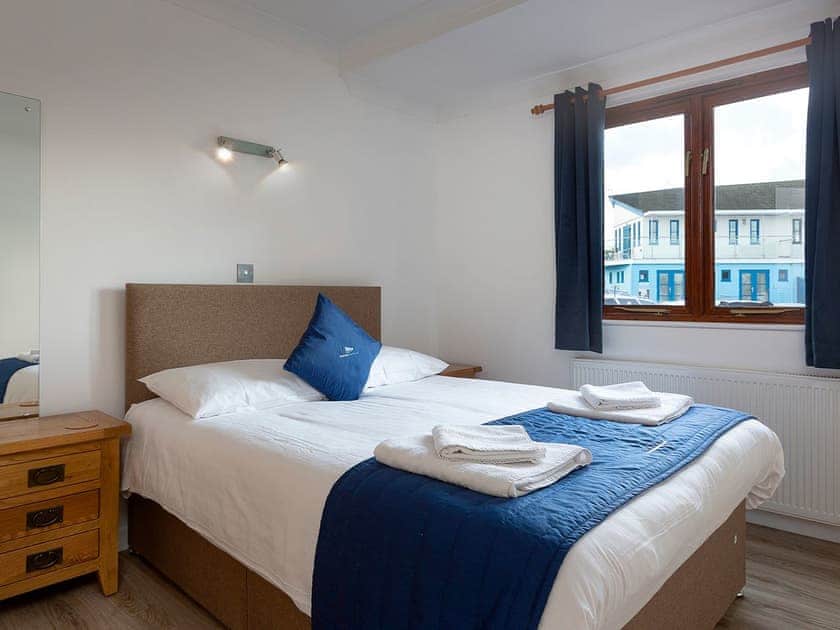 Light and airy second en-suite double bedroom | Grebe - Daisy Broad Lodges, Wroxham