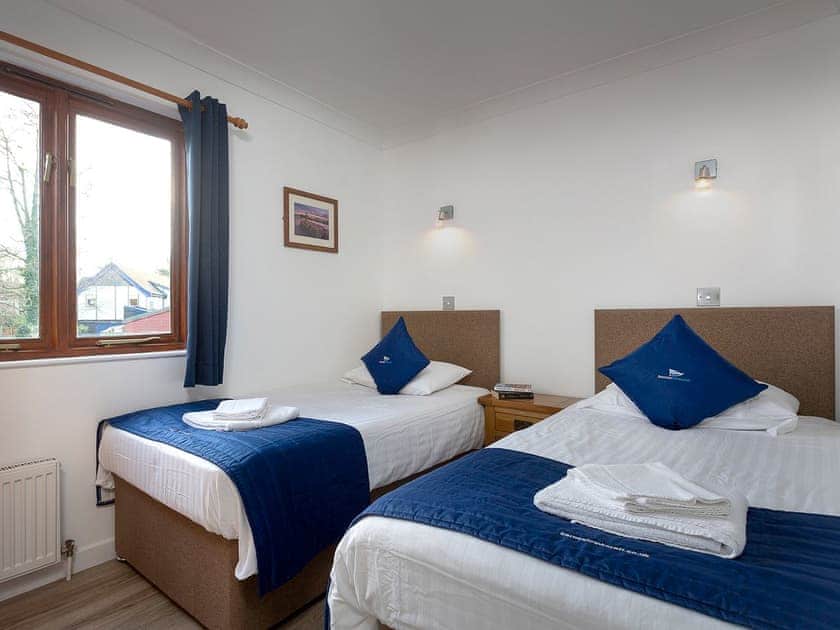Attractive second twin bedroom | Grebe - Daisy Broad Lodges, Wroxham