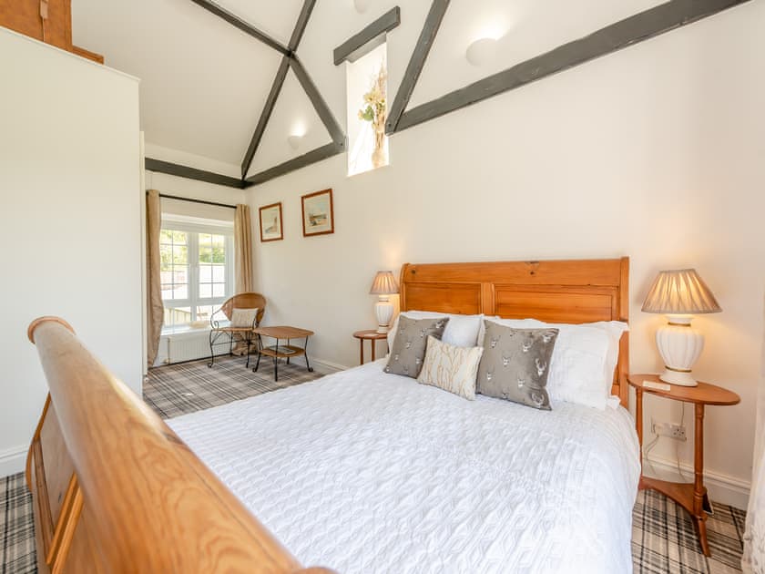 Double bedroom | Bronyn Cottage - Bronyn Farm, Ferryside, near Carmarthen