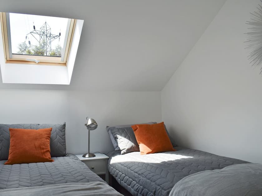 Charming twin bedroom | Perivale Lodge, near Lydney 