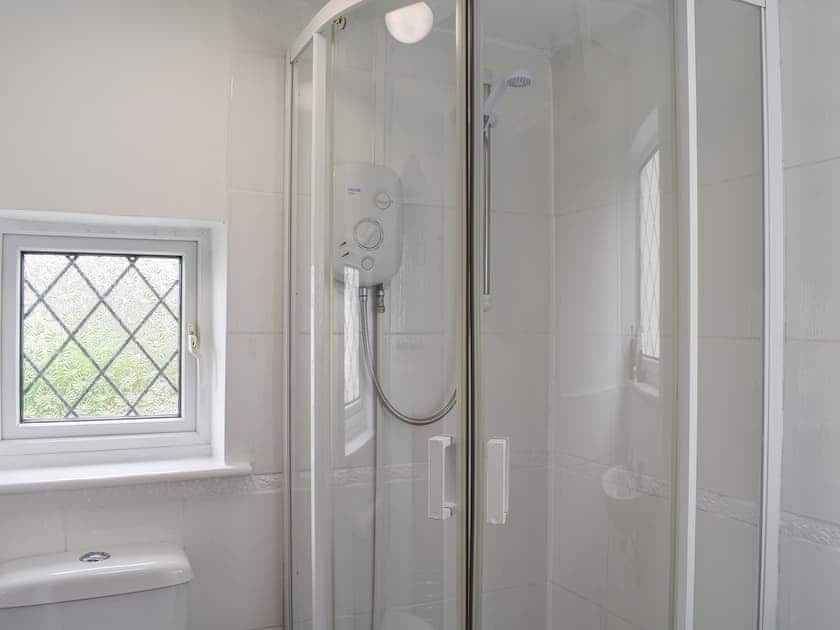 Shower room | Apple Tree Cottage, Charmouth