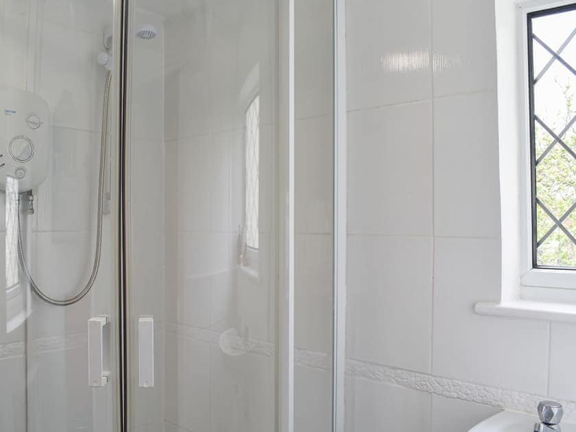 Shower room | Apple Tree Cottage, Charmouth