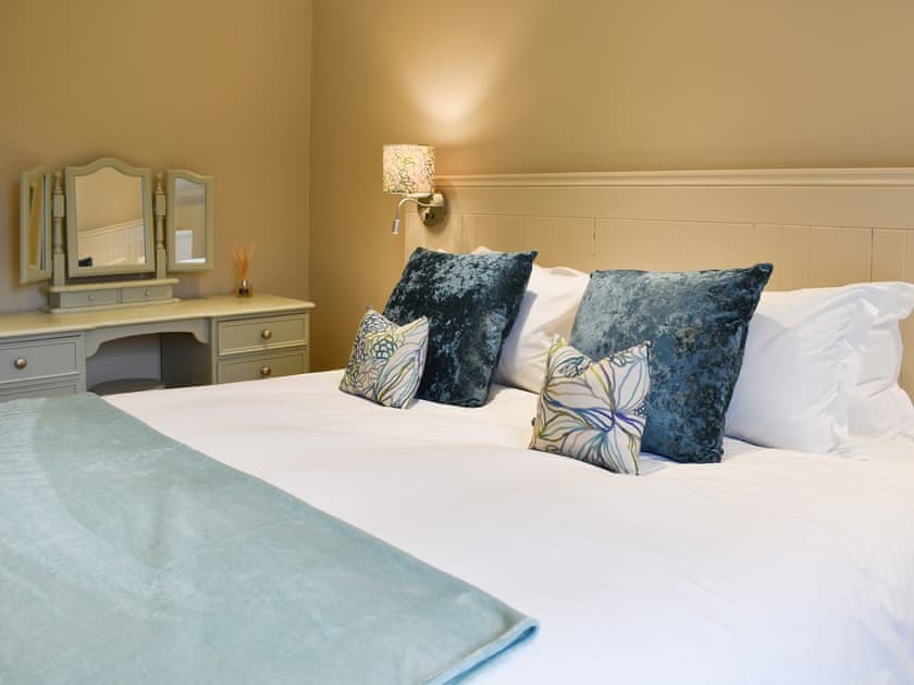 Cosy double bedroom | Burton House - Reeth Holiday Cottages, Reeth, near Richmond
