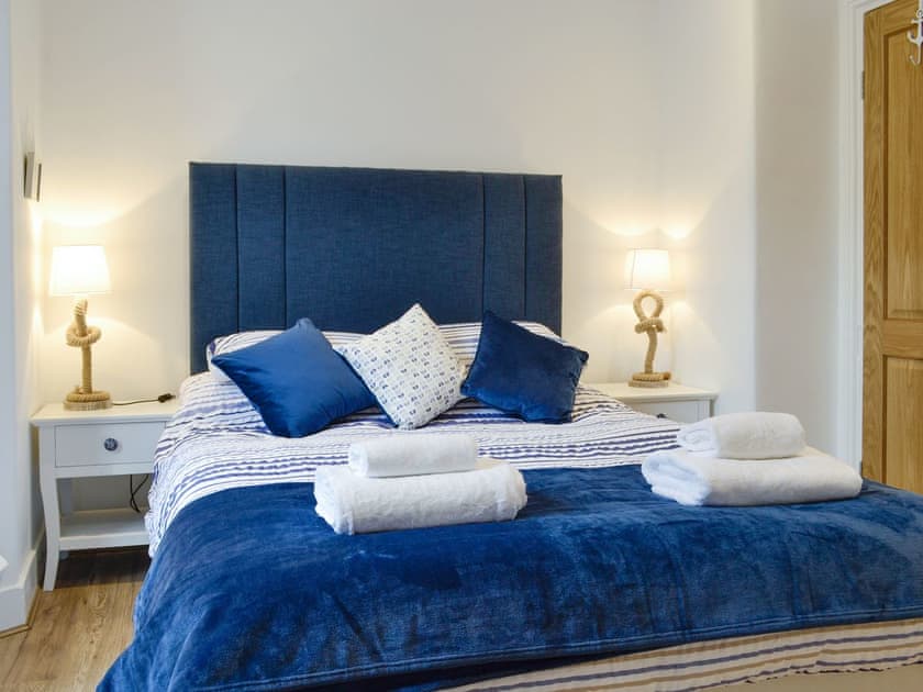 Relaxing double bedroom | Brig-y-Don Bach - Brig-y-Don, Llanaber, near Barmouth