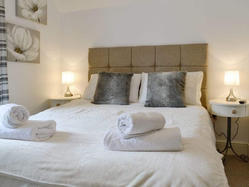 Comfortable en-suite double bedroom | Brig-y-Don - Brig-y-Don, Llanaber, near Barmouth