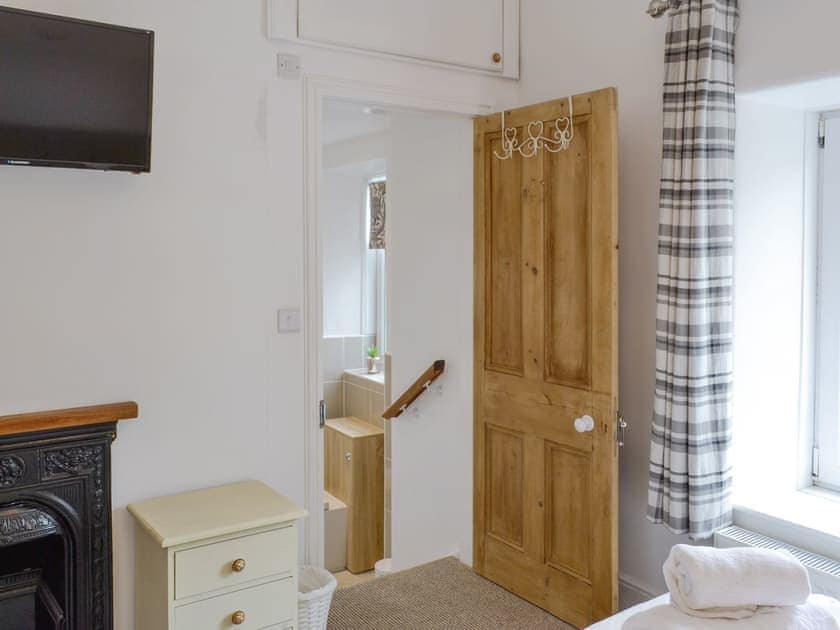 Airy en-suite double bedroom | Brig-y-Don - Brig-y-Don, Llanaber, near Barmouth