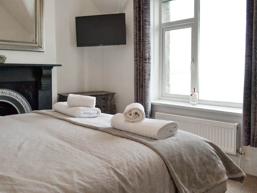 Wall-mounted tv within double bedroom | Brig-y-Don - Brig-y-Don, Llanaber, near Barmouth