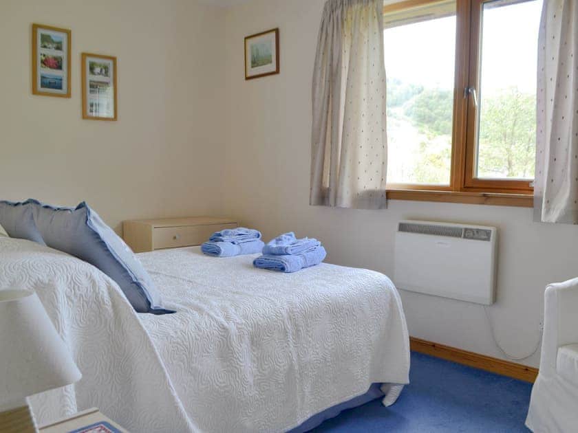 Comfy double bedroom | Glen View Cottage, Stromeferry, near Kyle of Lochalsh