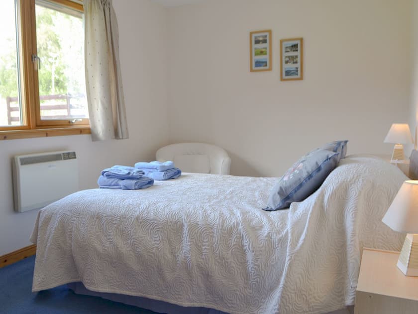 Comfy double bedroom | Glen View Cottage, Stromeferry, near Kyle of Lochalsh