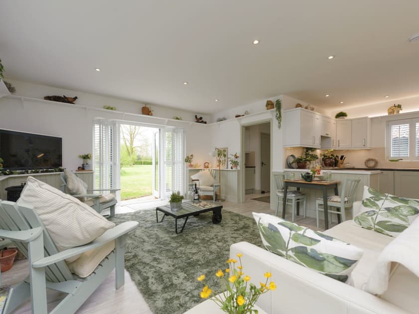 Spacious living area | The Garden House - Low Farm, Bedingfield Green, near Debenham