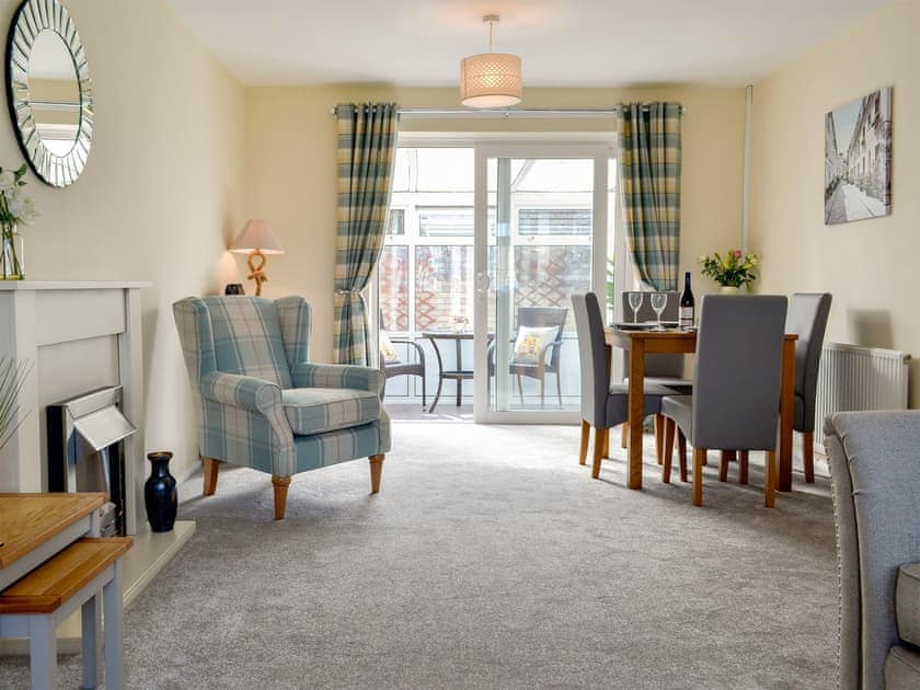Living room/dining room | Gwynt y Môr, Tywyn