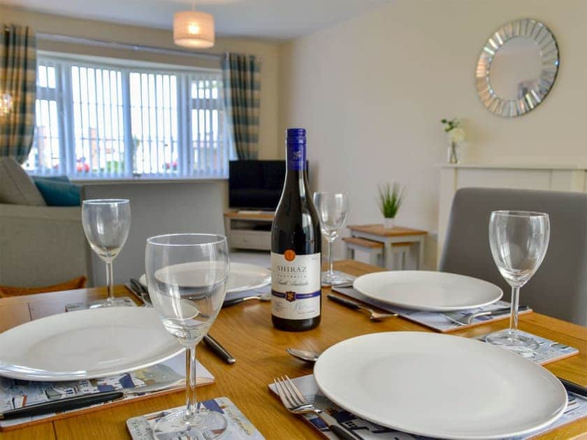 Living room/dining room | Gwynt y Môr, Tywyn