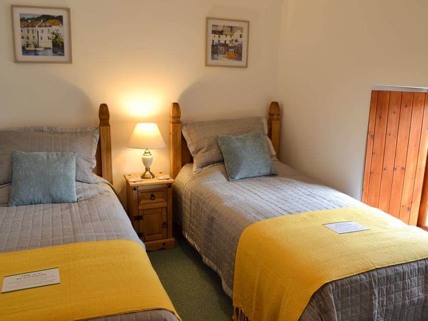 Twin bedroom | Bruce’s Cottage, Whitecross, near Marazion