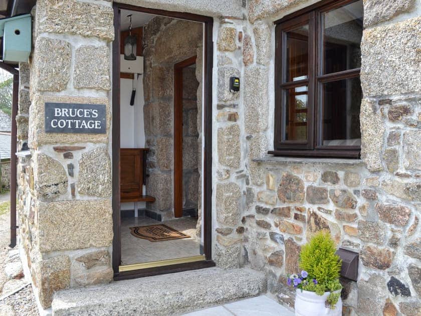 Entrance | Bruce’s Cottage, Whitecross, near Marazion