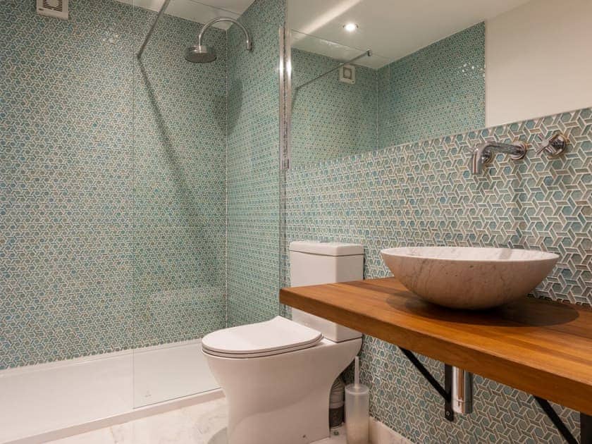 Shower room with walk-in shower | 2 Lyndhurst , Salcombe