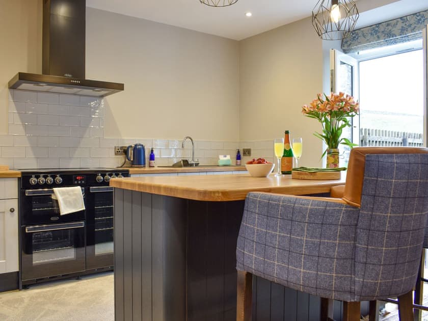 Well-equipped fitted kitchen | Greystones - Reeth Holiday Cottages, Reeth, near Richmond