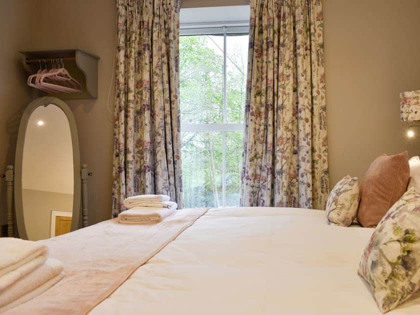 Inviting double bedroom | Greystones - Reeth Holiday Cottages, Reeth, near Richmond