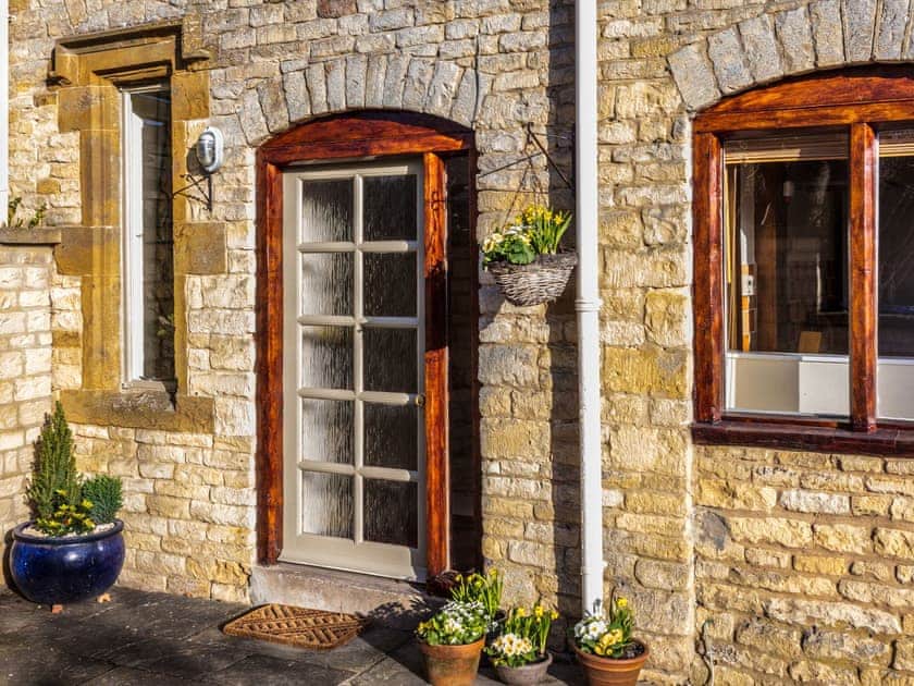 Attractive entrance | Ashby Cottage, Long Compton, near Chipping Norton